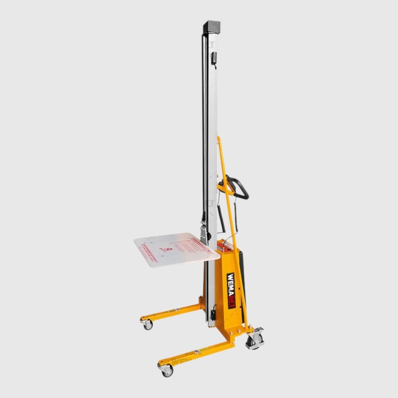 E150 Light Duty Electric Stacker