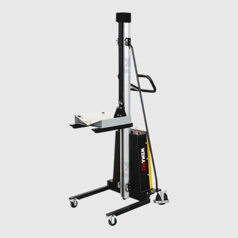 E150 Light Duty Electric Stacker