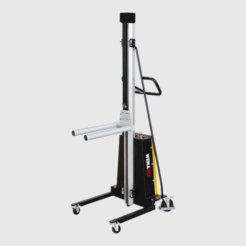 E150 Light Duty Electric Stacker