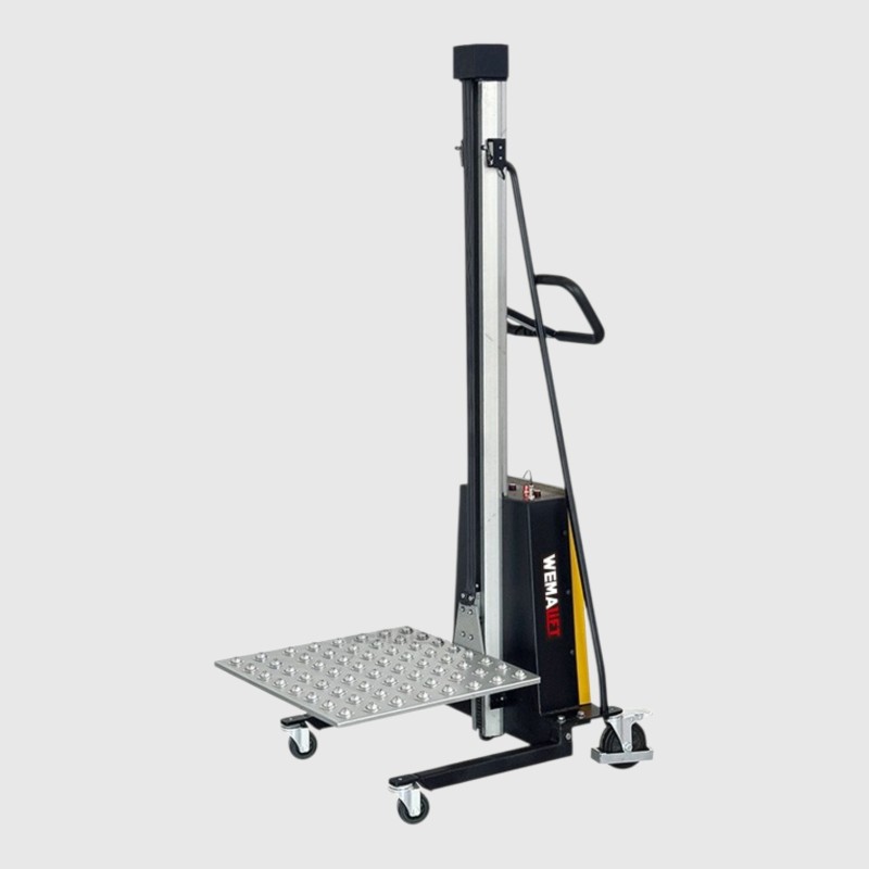 E150 Light Duty Electric Stacker